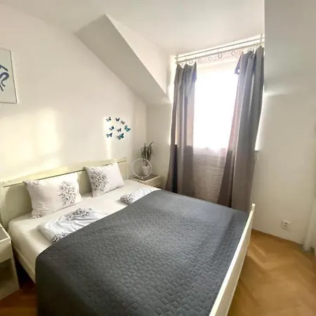 Outsanding In The City Center Apartman *